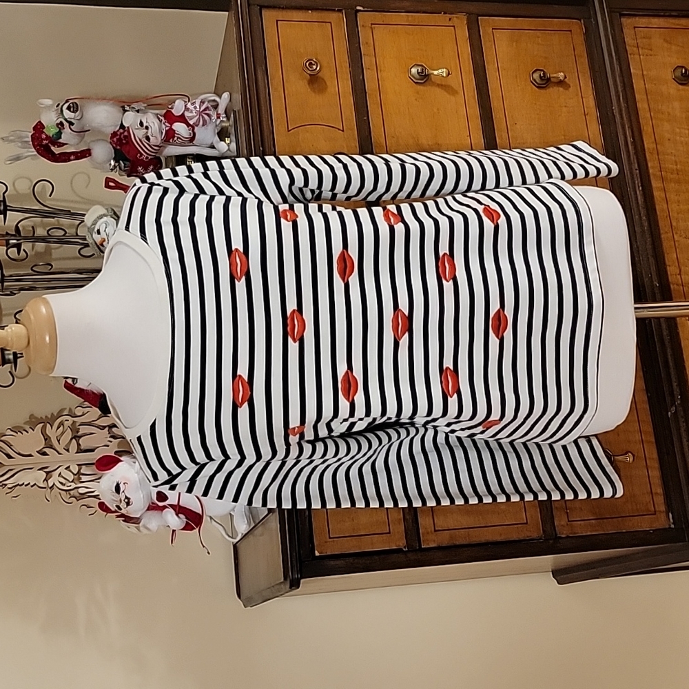 Betsey Johnson top